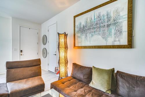 Modern Tampa Townhome Near Midtown, WFH Friendly! in Tampa, USA
