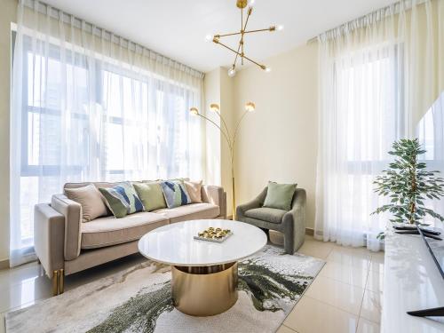 Downtown Luxury Living -1BR-Standpoint Tower A, Dubaï