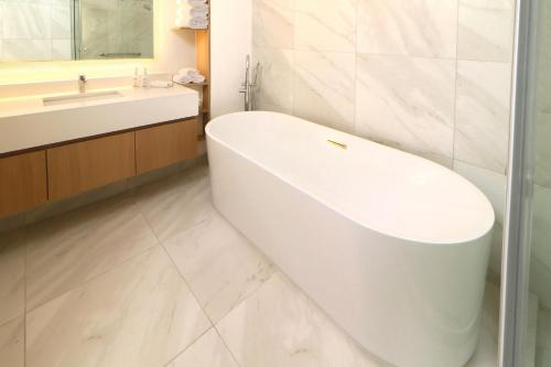 563803833 Holiday Inn Tijuana Zona Rio by IHG