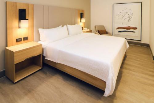 563803850 Holiday Inn Tijuana Zona Rio by IHG