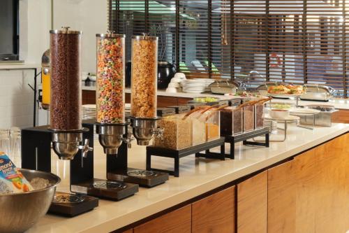 563803940 Holiday Inn Tijuana Zona Rio by IHG