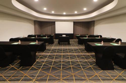 563803954 Holiday Inn Tijuana Zona Rio by IHG