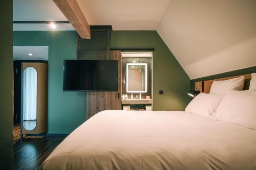 1 queen bed