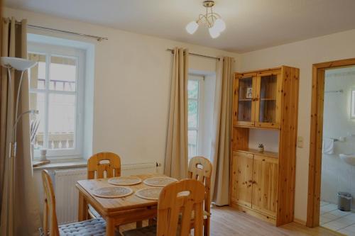 니데라울라 Apart & Heu Hotel Hofmann 4성급 게스트하우스 수영장