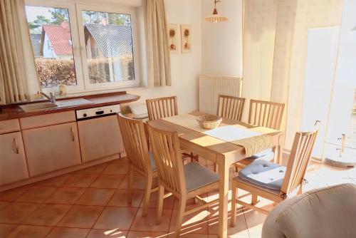 Seeurlaub Müritz - Haus Müritzblick, Haustiere willkommen, nur 200 m zum See (Seeurlaub Muritz - Haus Muritzblick, Haustiere willkommen, nur 200 m zum See) in Robel/Muritz