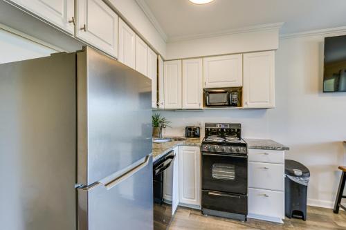 Hilton Head Condo Covered Balcony and Private Beach in Hilton Head Island, USA
