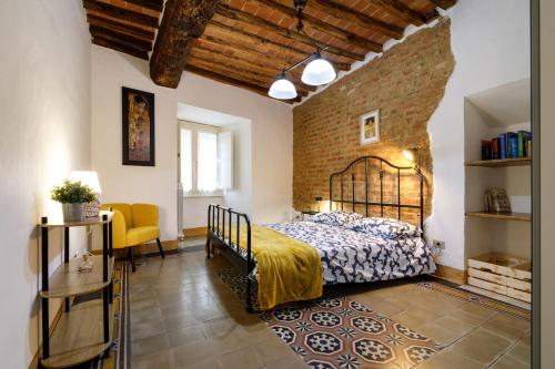 GuestHost - Castellare degli Ugurgieri Central Apt, Siena