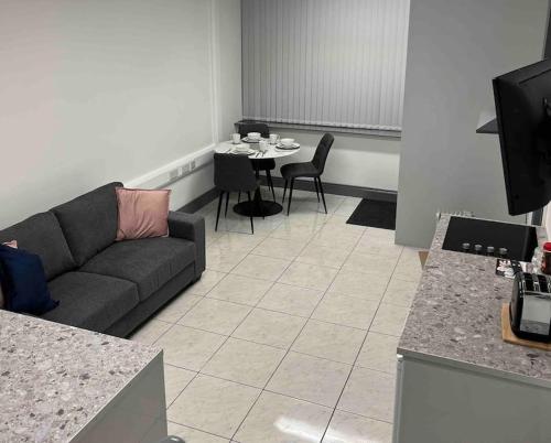 廚房, Corner House 2-Bed Townhouse Sleeps 3 in 貝勒克斯