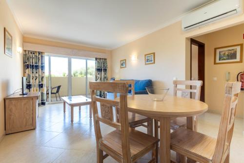 สิ่งอำนวยความสะดวก, Vila Marachique Torralvor in อัลวอร์