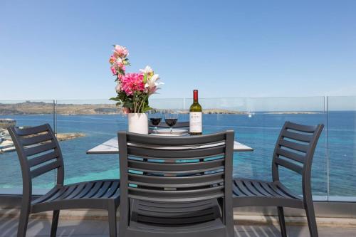 Ivory Suite seafront with views!- Fl 9 by Homely 2