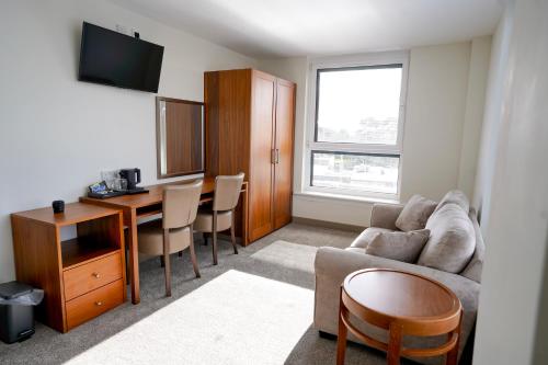 room detail thumbnail 2