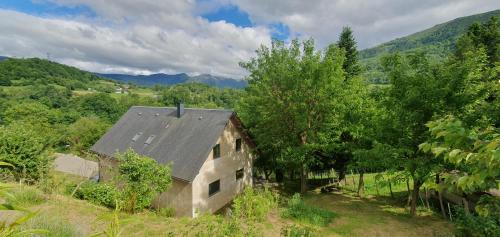 Maison atypique et chaleureuse dans la nature gîte à louer Gîte Au Bouzigues 