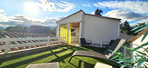 Iekārtas, La Belle Maison in Aveze mazpilsēta