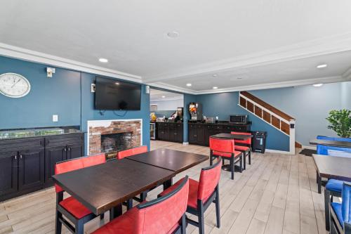 บริการและสิ่งอำนวยความสะดวก, ไนต์ส อินน์ - แดนเวอร์ส แมสซาชูเซตส์ (Knights Inn - Danvers MA) in เดนเวอร์ (MA)