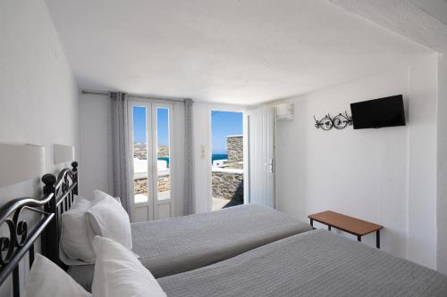 Anixi Hotel - image 3