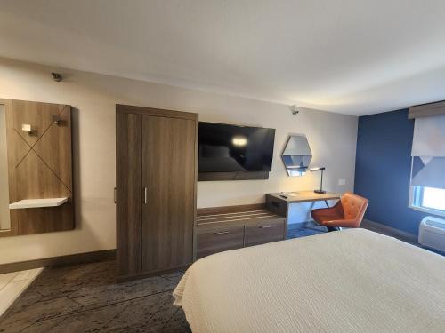 Holiday Inn Express Hotel & Suites Crawfordsville an IHG Hotel - image 9
