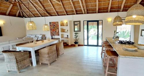 virtuvė, Sunset Villa - Beachfront Villa with Private Pool by Karula in Inhambane
