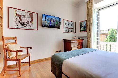 Colosseo Family Art 3BDR - Home and More - image 3