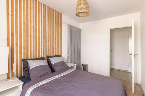 Cozy and charming centrally located apartment, Лион (фото 9)