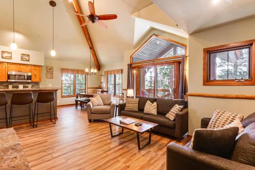 Breck Condo with Shared Hot Tub Walk to Slopes! - image 14