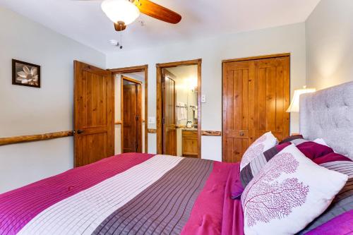 Breck Condo with Shared Hot Tub Walk to Slopes! - image 10