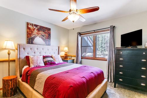 Breck Condo with Shared Hot Tub Walk to Slopes! - image 12
