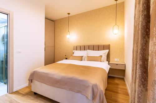 Luxury 2 bedroom-2 bathroom Apartment with Rooftop TERRACE & Luxury Studio App, Split