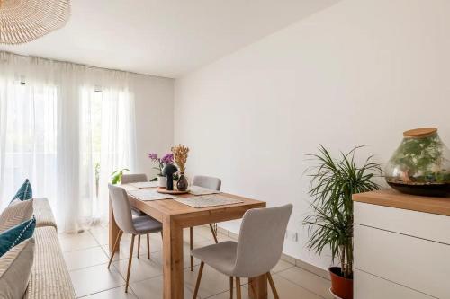 Cozy and charming centrally located apartment, Лион (фото 7)