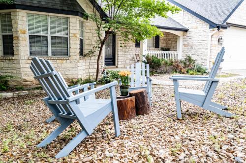 Lakeside Serenity! Your Tranquil Retreat in Lago Vista, USA