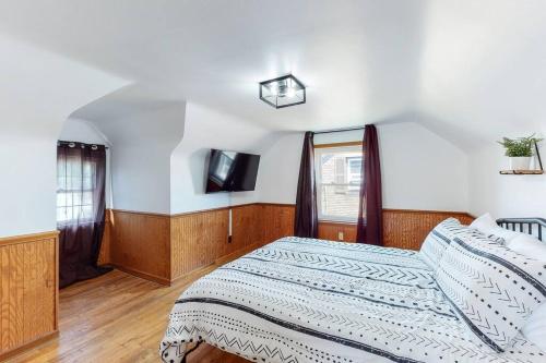HOF Village- Hot Tub, GameRoom, 4BD 2BA, Remodeled in Canton, USA
