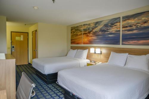 2 double beds