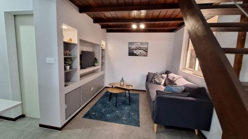 บริการและสิ่งอำนวยความสะดวก, LocaGuyane in มาตูรี