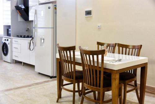 book inn in Зарка