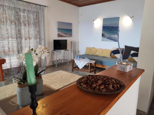 Tas Millstone Seaside House in Marathias (Phocis)