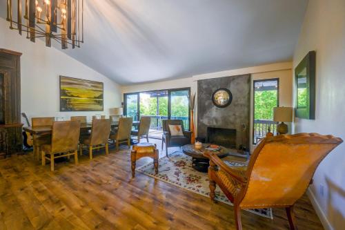 Ultimate Family Coastal Retreat with Pool, Spa, and More! in Carlsbad, USA