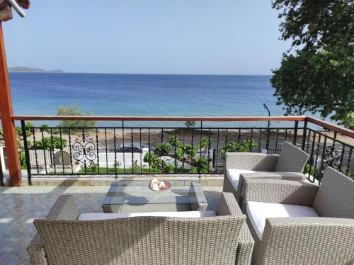 Tas Millstone Seaside House in Marathias (Phocis)