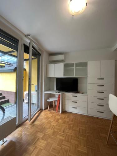 Oasis Atrium Apartment with free parking, Lublaň (fotografie 4)