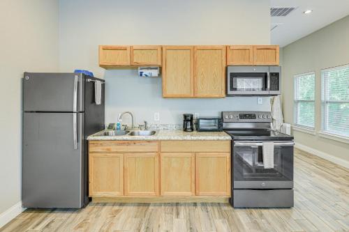 Pet-Friendly Rockport Home with Patio and Pond Access! in Rockport, USA