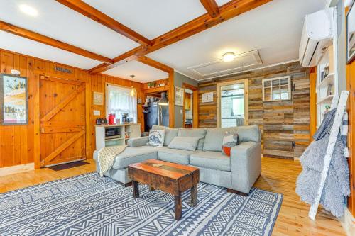 Pet-Friendly Wilmington Retreat with Hot Tub! in Wilmington, USA