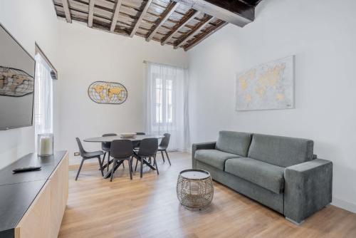 Rufina's Home, Roma