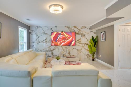 Cozy Home in Louisville Near Bardstown Road! in Louisville, USA