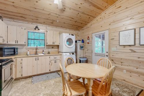 Osito Cabin in Broken Bow, USA