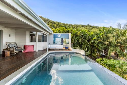 Luxurious 3BR Villa with Infinity Pool