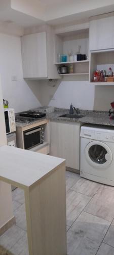 Amplio monoambiente en edificio moderno in Flores