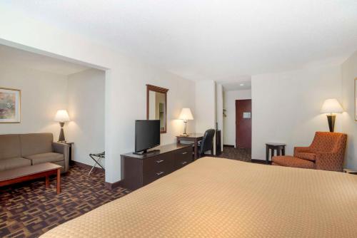 Best Western Carowinds - image 6