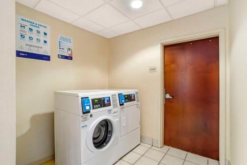 Best Western Carowinds - image 10