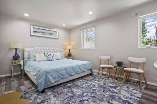 Spacious family Guesthouse private entry near six flags