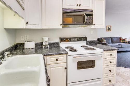 Waterfront Lake Lure Home with Loft and 2-Story Deck! - image 2