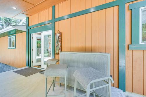 Peaceful Eureka Getaway - 1 Mi to Glen Lake! in Glen Lake