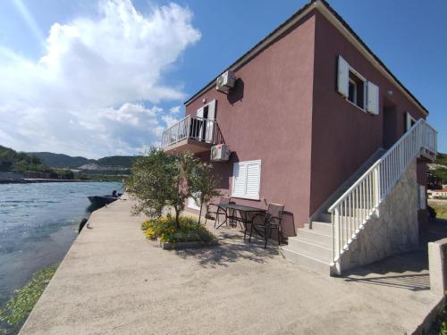 Apartments with hot tub Rogotin, Neretva Delta - Usce Neretve - 23141 in Banja